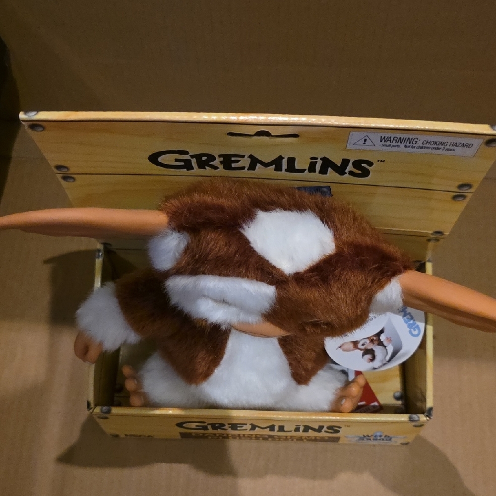 NECA Gremlins Dancing Gizmo Plush Doll - Brown and White - Picture 4 of 4